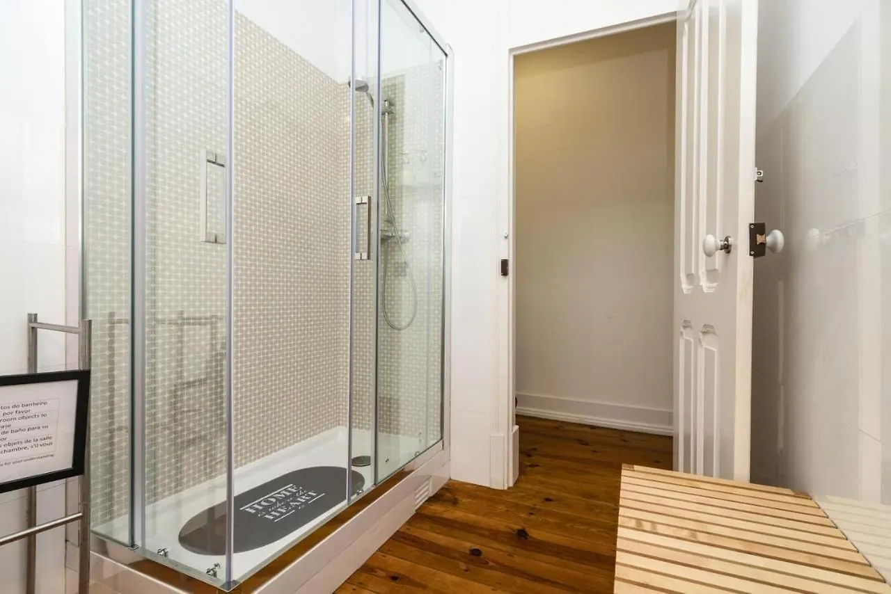 Rustic M2 R1 - Amazing Double Room With Shared Bathroom Lisboa Pensión